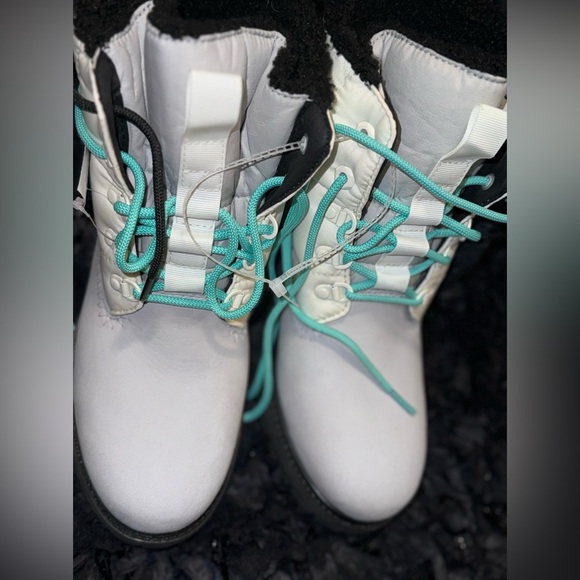 Timberland 6 inch puffer boots in light grey nubuck leather NWT - Picture 10 of 13